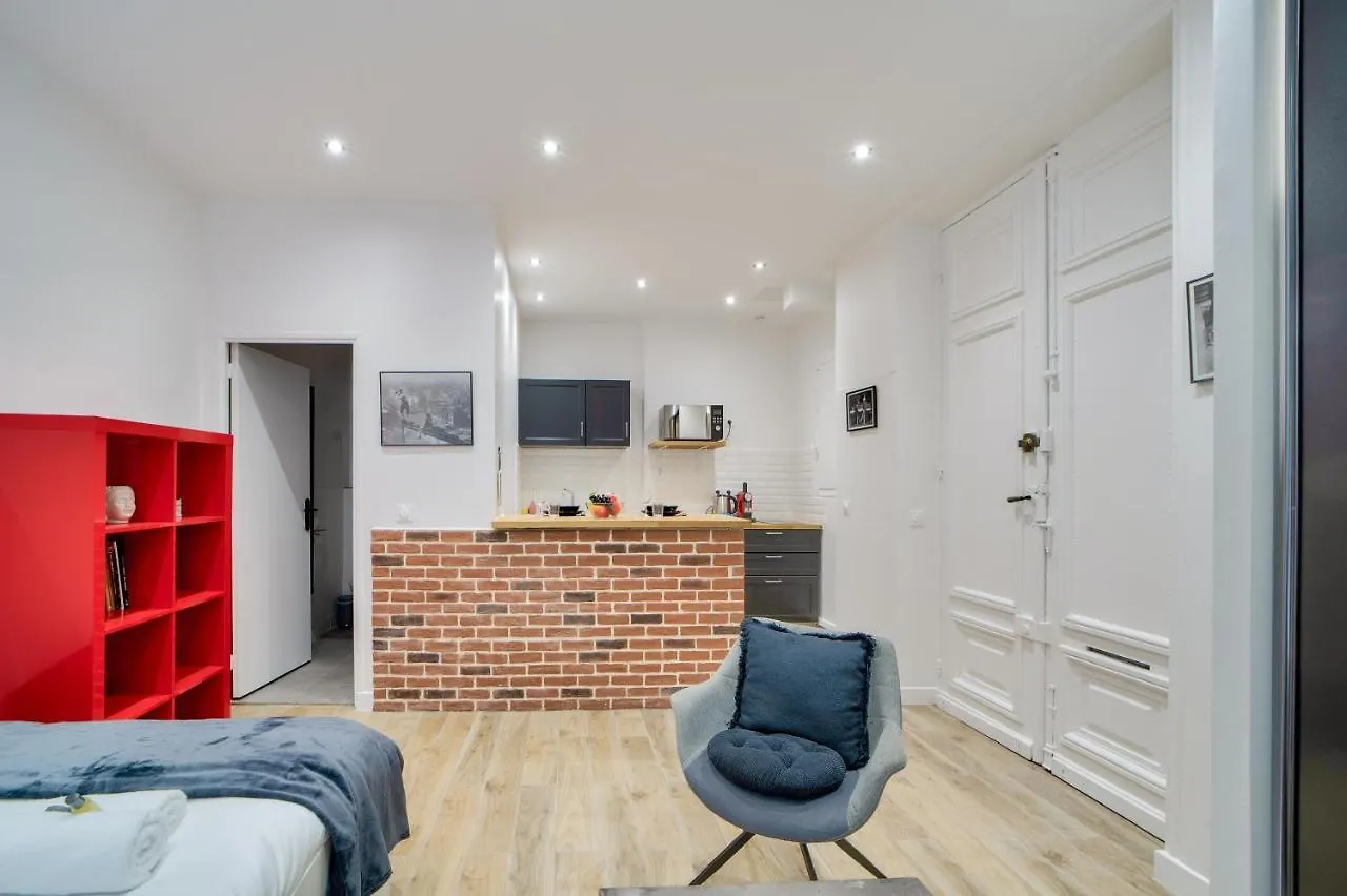 Beautiful Studio - Champs Elysees location