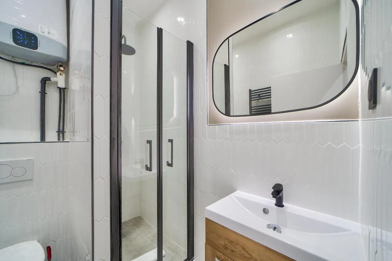 Beautiful Studio - Champs Elysees Paris France